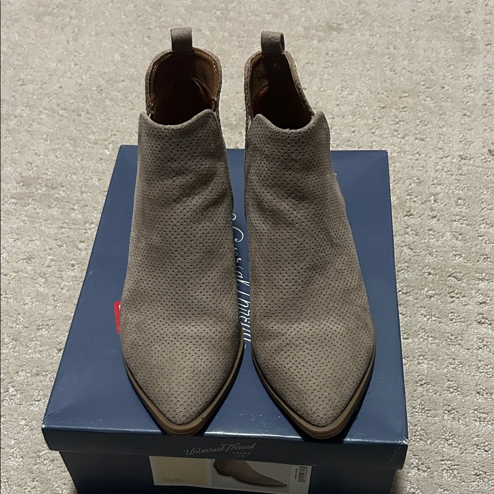 Universal Thread Taupe Perforated Booties